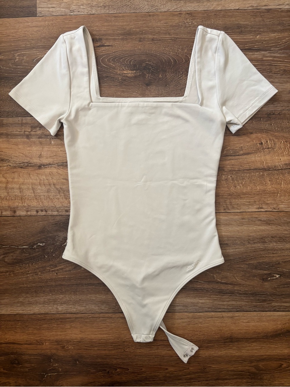 Aritzia Original Contour Square Neck Short Sleeve Manner Bodysuit in Matte Pearl